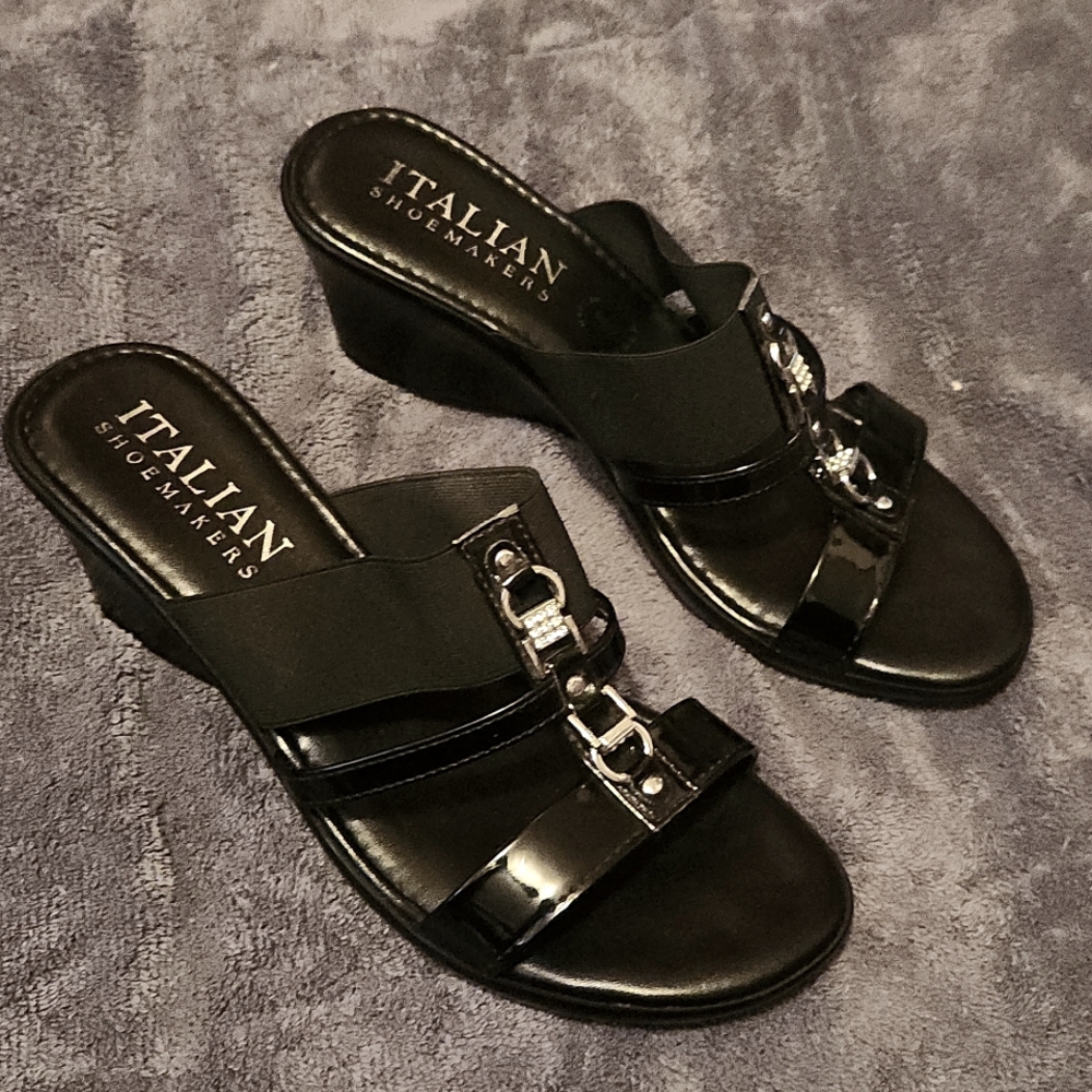 Italian Shoemakers Womens wedge size 8